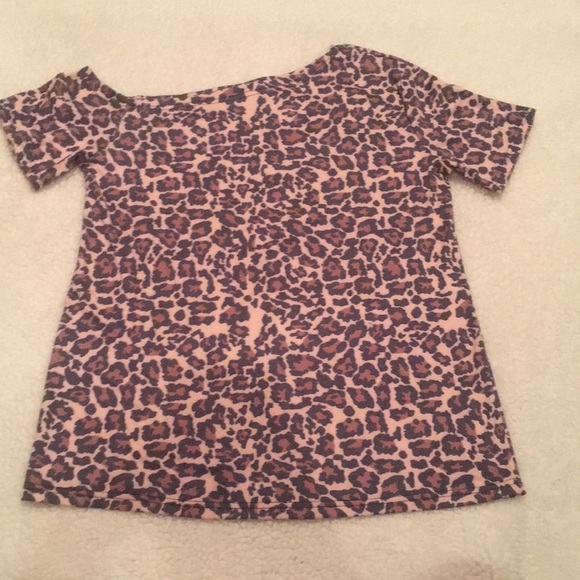 Crazy Train Top! Off-the-shoulder 💅🏼💕 - Picture 2 of 3